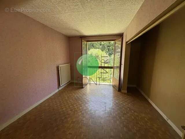Maison mitoyenne 4 chambres vert-le-grand - photo 6