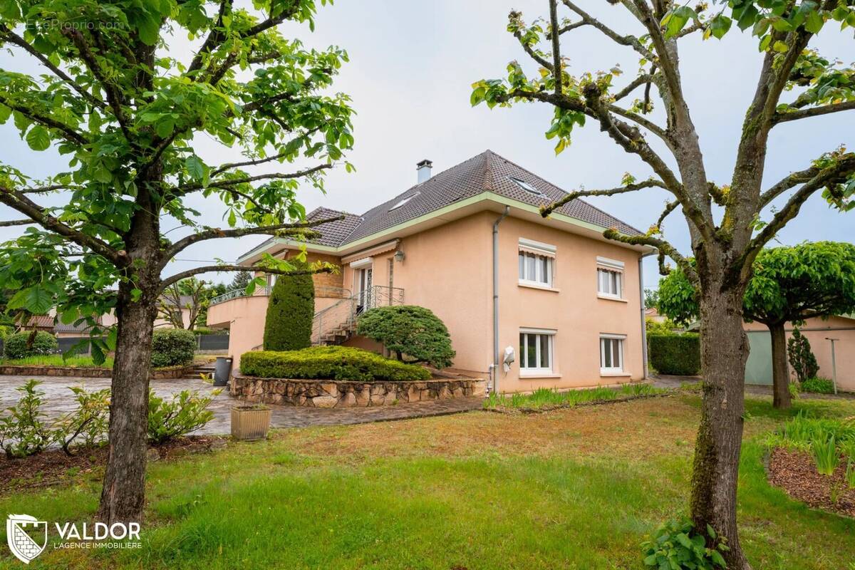 Maison à MONTMERLE-SUR-SAONE