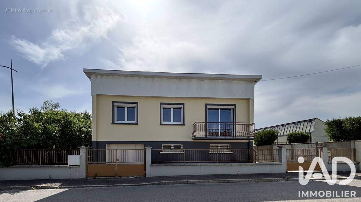 Photo 1 - Maison à ROMILLY-SUR-SEINE