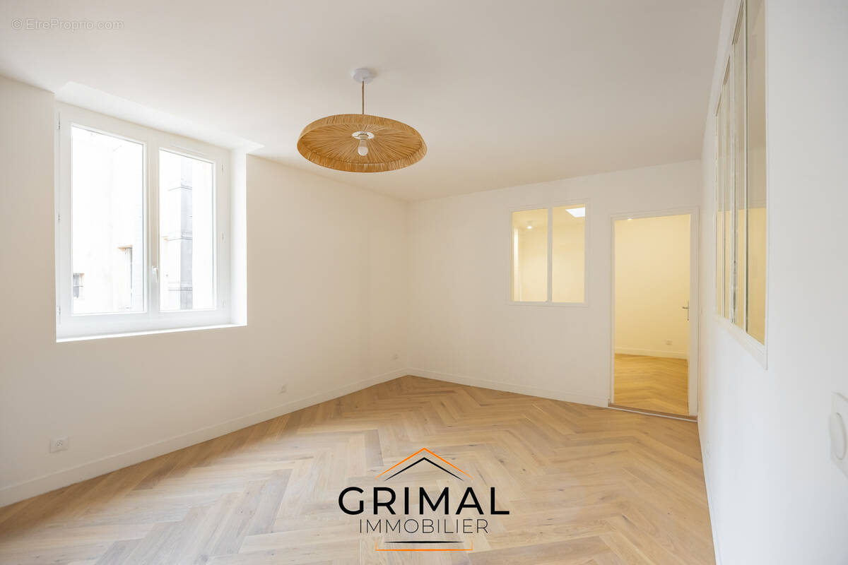 Appartement à MARSEILLE-1E