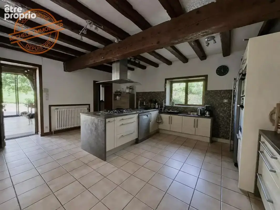 Maison 5 chambres - terrain avec piscine - photo 8