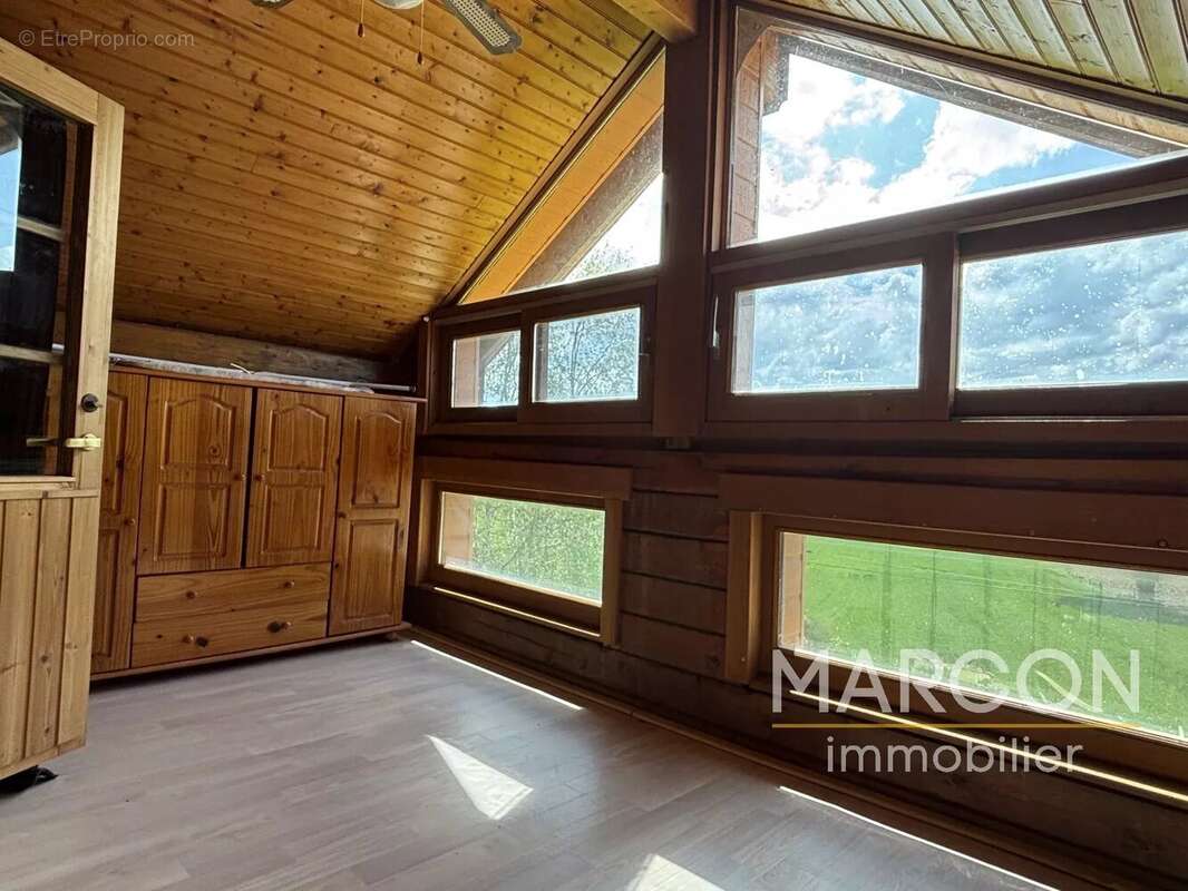 Maison à LE GRAND-BOURG