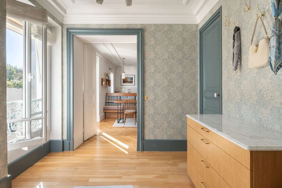 Appartement à PARIS-7E