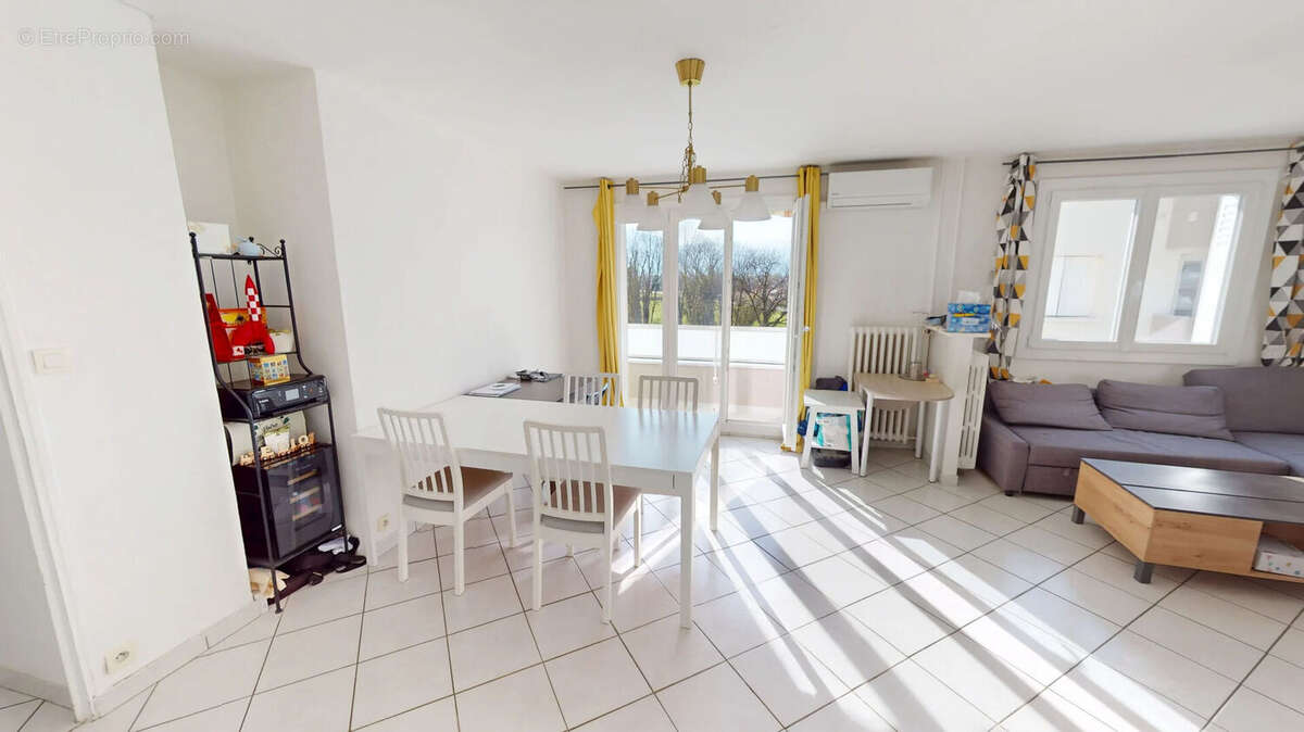 Appartement à DOMENE