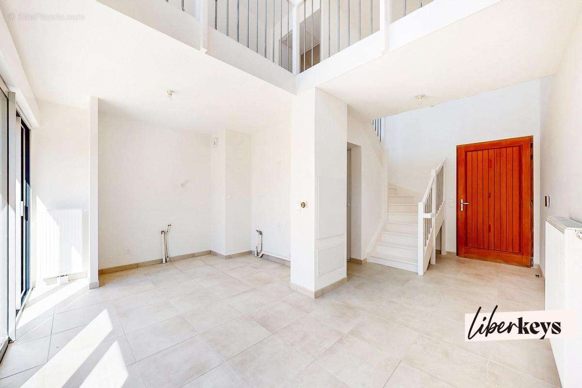 Maison à VILLENAVE-D'ORNON