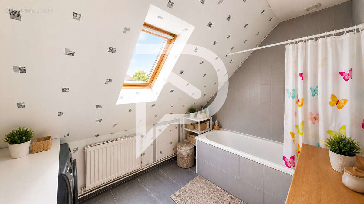 Maison à VERNEUIL-SUR-SEINE