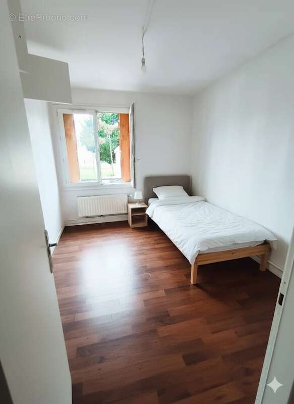 Appartement à SAINTE-GENEVIEVE-DES-BOIS