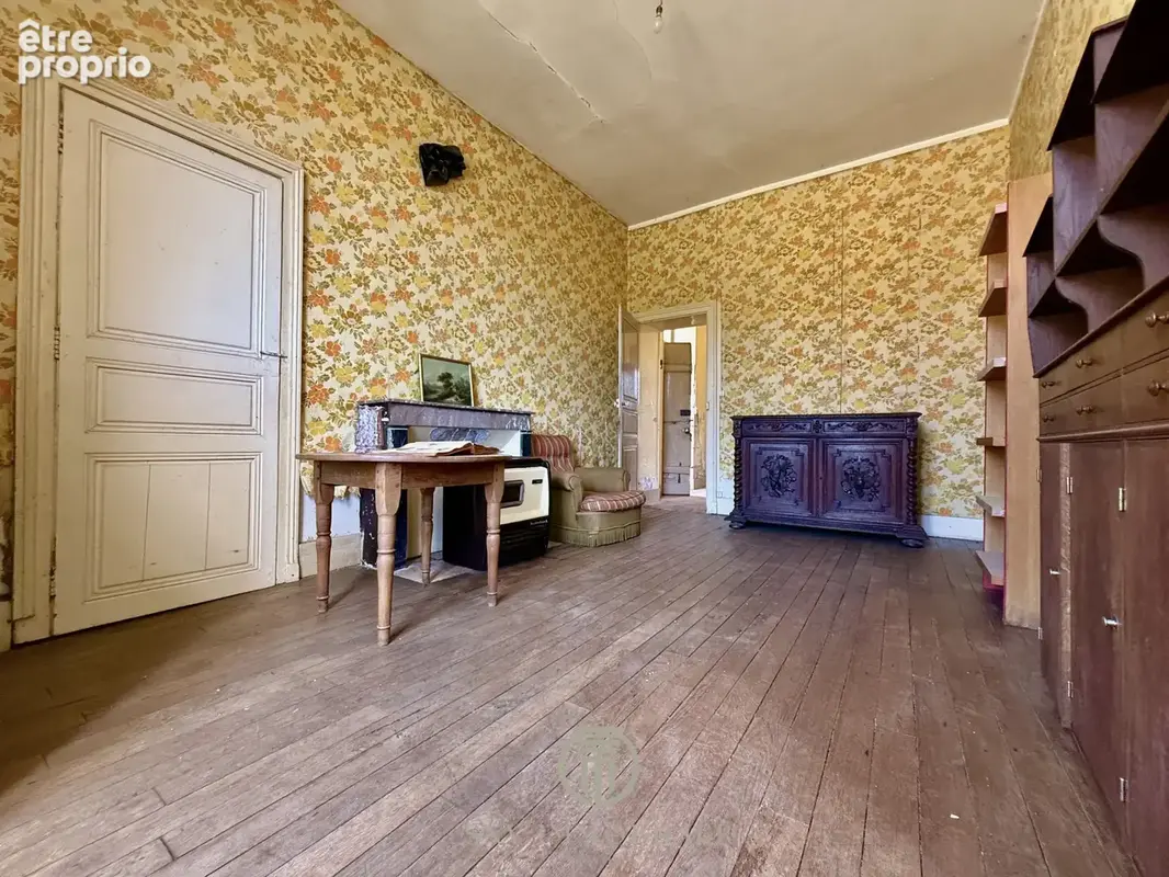 Propriété rare avec maison de maître, corps de fermé loué, tourelle et de nombreuses dépendances - photo 9