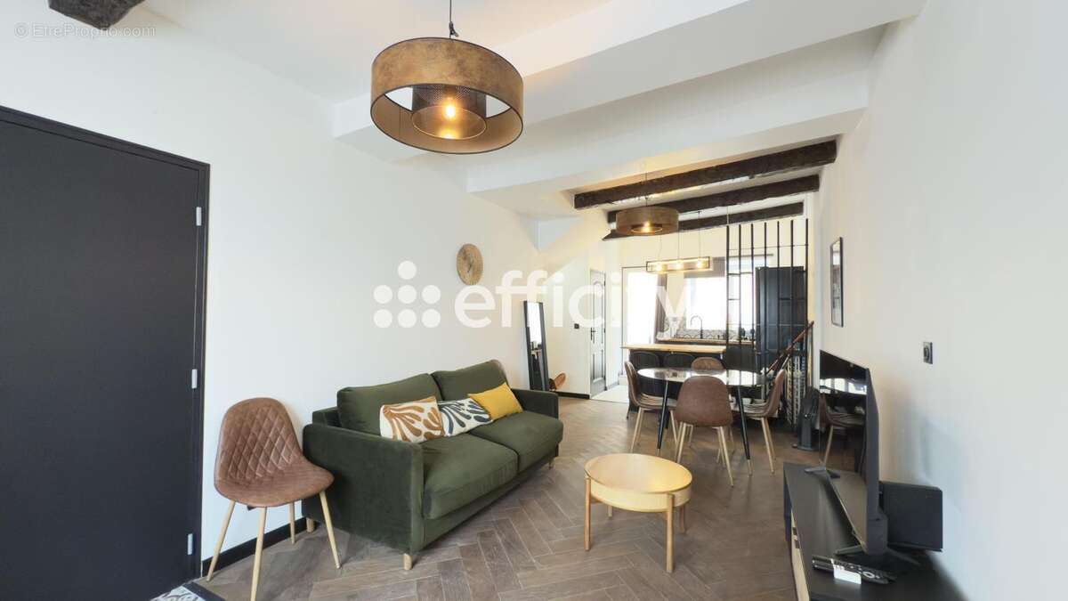 Appartement à MARSEILLE-1E