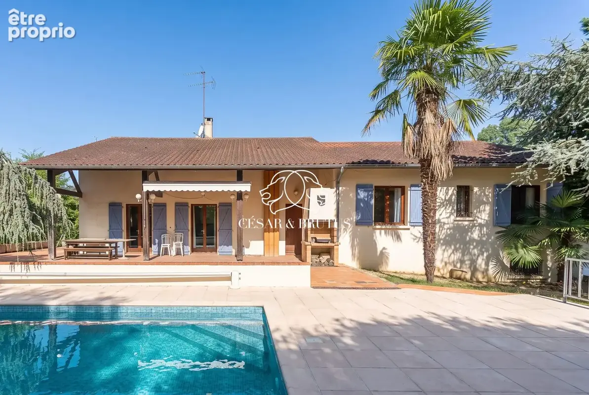 Maison 215 m² à Collonges-Au-Mont-D'or  - photo 1