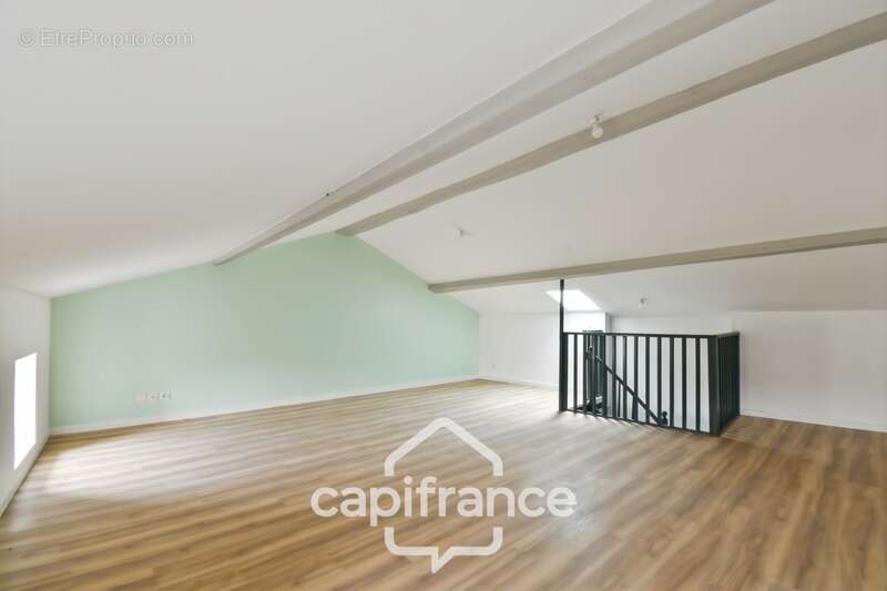 Maison à SAINT-JULIEN-DE-L&#039;ESCAP