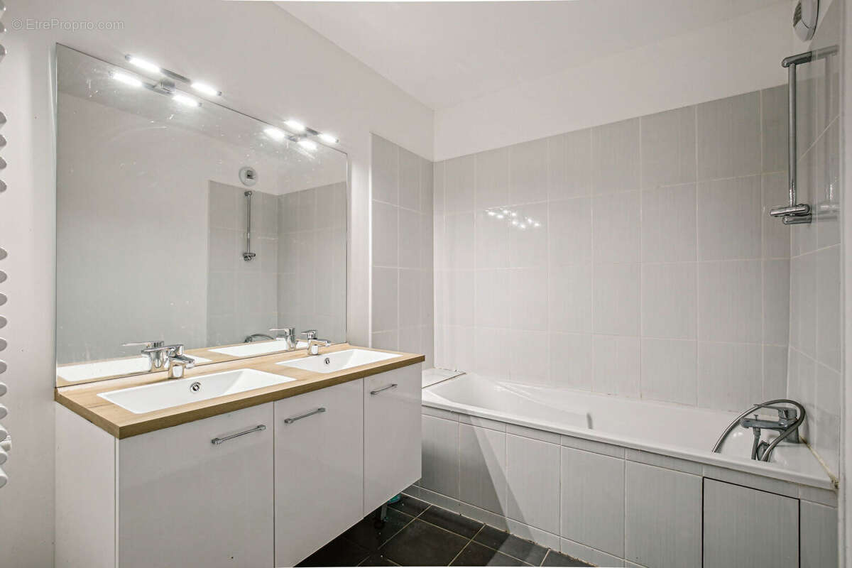 Appartement à NANTERRE