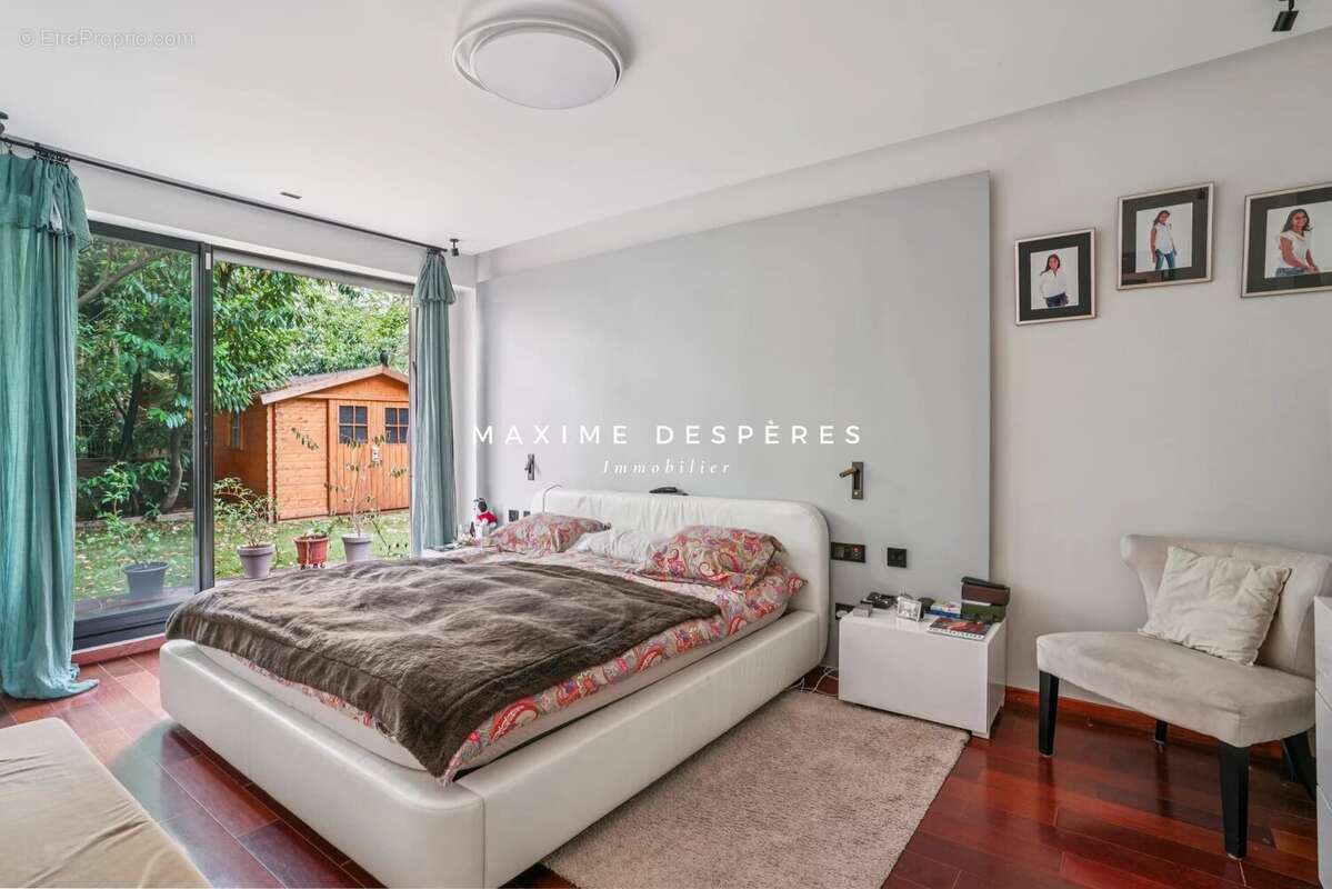 Appartement à NEUILLY-SUR-SEINE