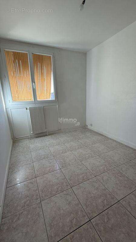 Appartement à PIERRE-BENITE