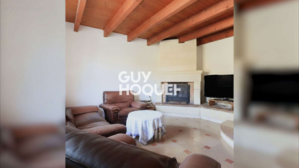 Maison à MAUGUIO