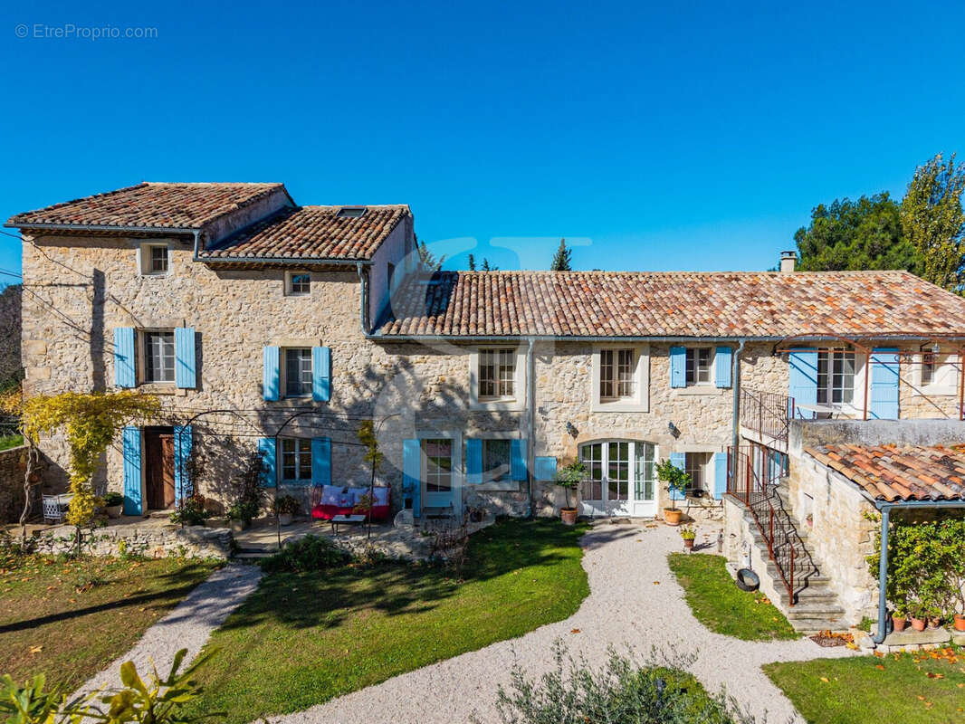 Maison à PERNES-LES-FONTAINES