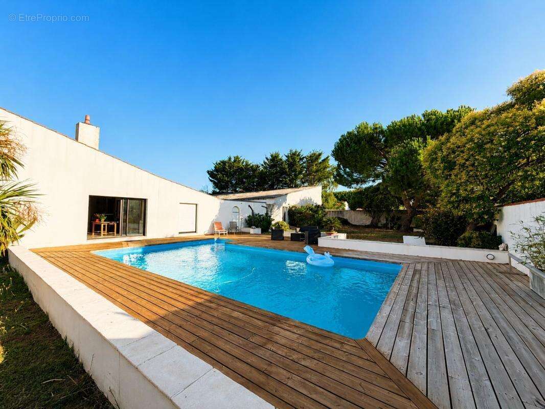 Aytré – ensemble immobilier à vocation professionnelle avec maison d’habitation - photo 15