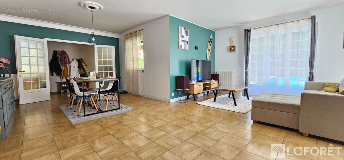 Maison à SAINTES