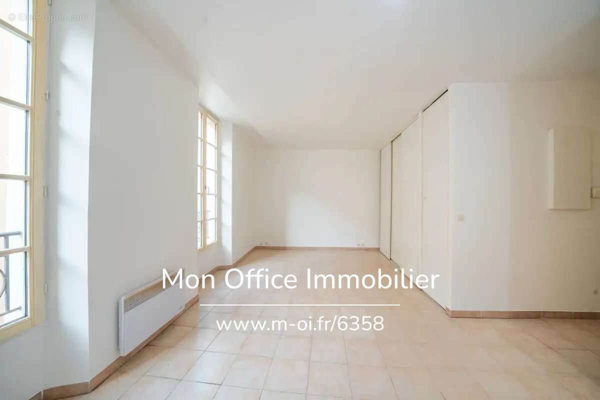 Appartement à MARSEILLE-2E