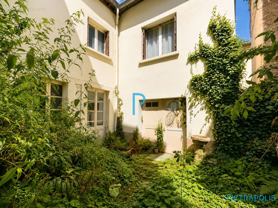 Maison 137 m² à Tarare  - photo 9