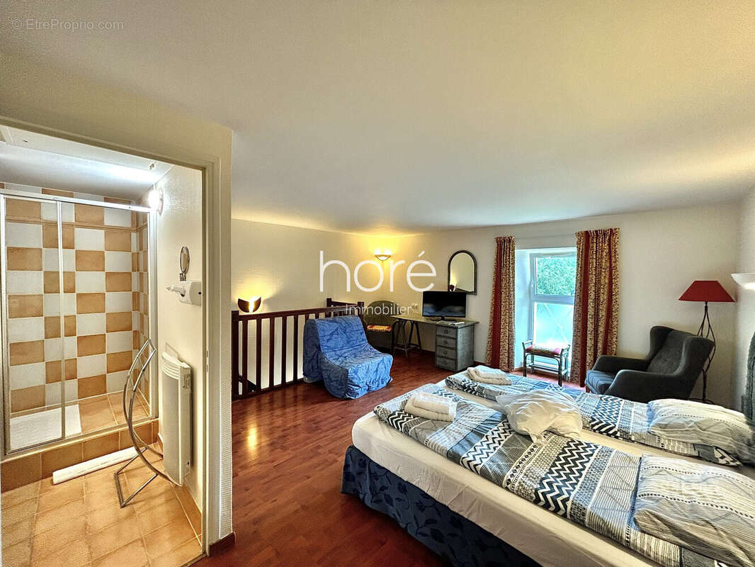 Appartement à COLLEVILLE-SUR-MER