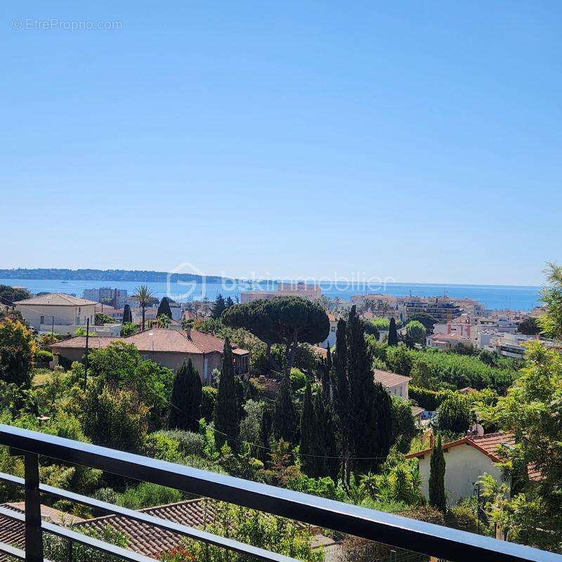 Appartement à VALLAURIS