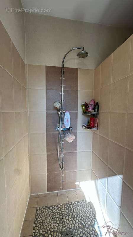 Villa R+1 avec piscine et terrain constructible à Tarascon - photo 12