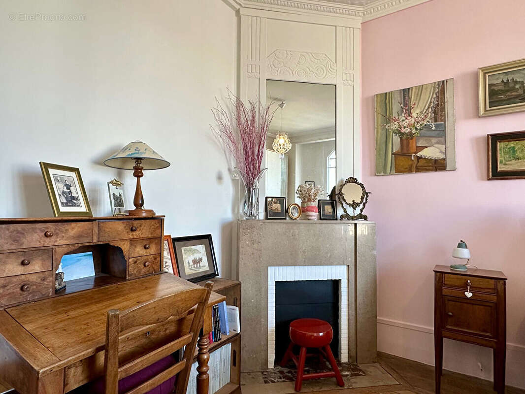 Appartement à PARIS-20E