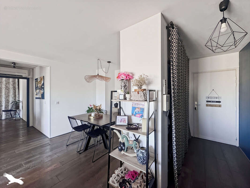 Appartement  Marseille T4 de 84 m² avec terrasse de 35 m² - Dernier étage - photo 2