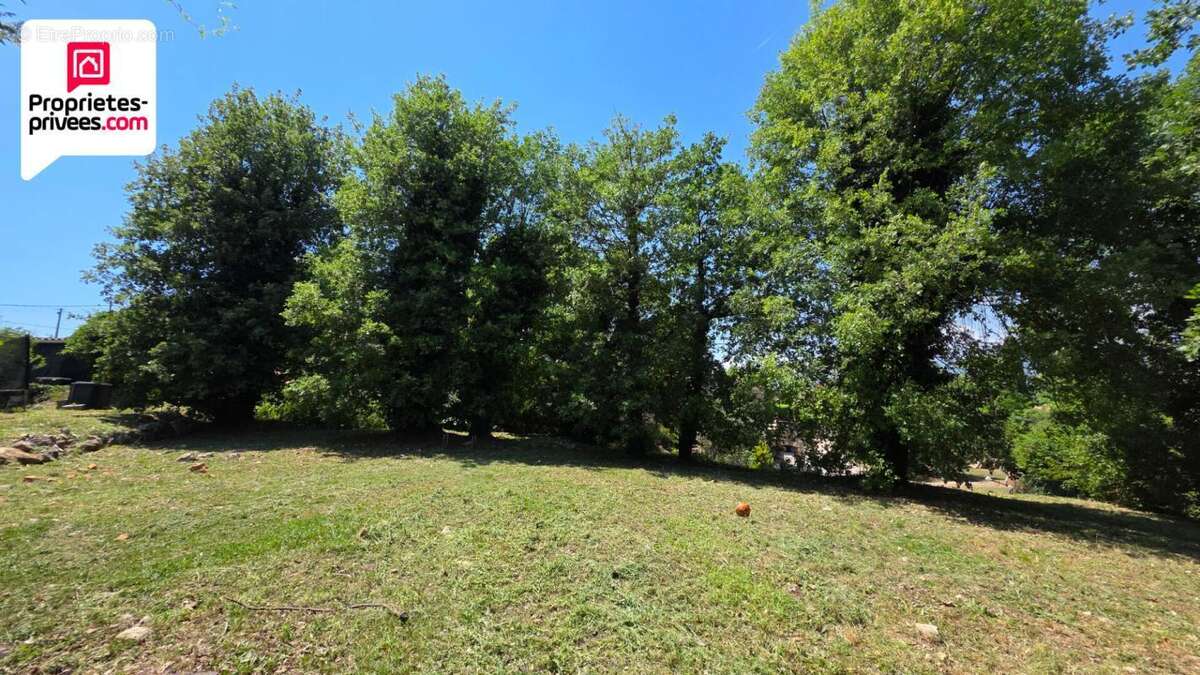 Terrain à SAINT-CEZAIRE-SUR-SIAGNE