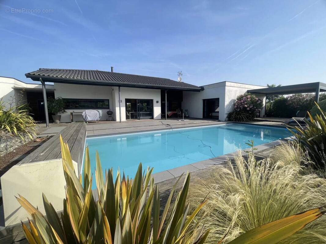 Maison à LAGARDELLE-SUR-LEZE