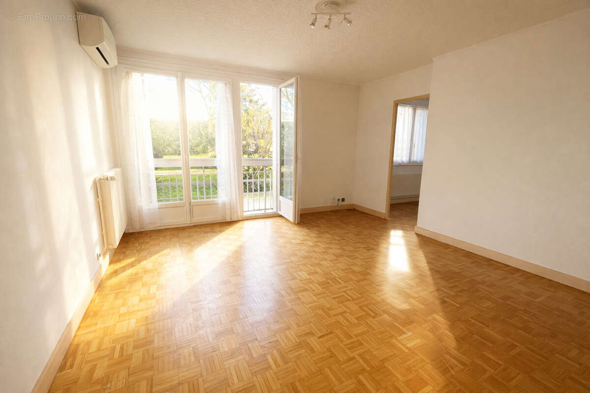 Appartement à BRON