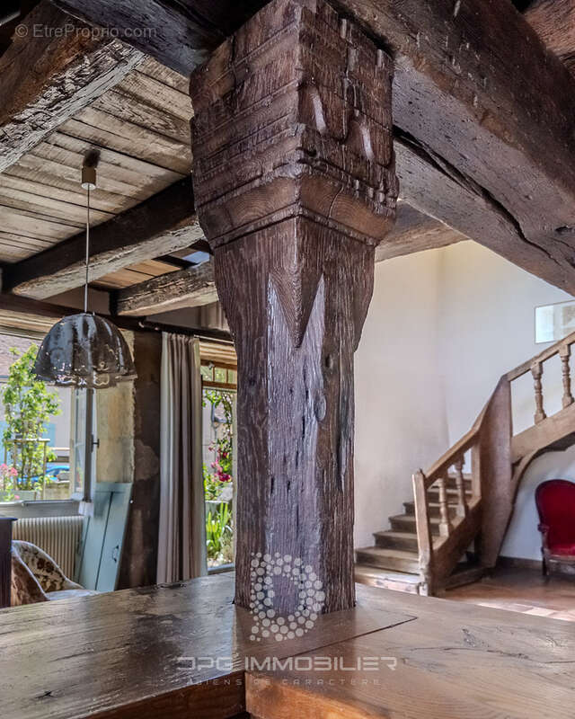 Ancien presbytère du XIV? siècle - 310 m2 - Volumes rares et potentiel d’usage Gourdon - Bourgogne du Sud - photo 4