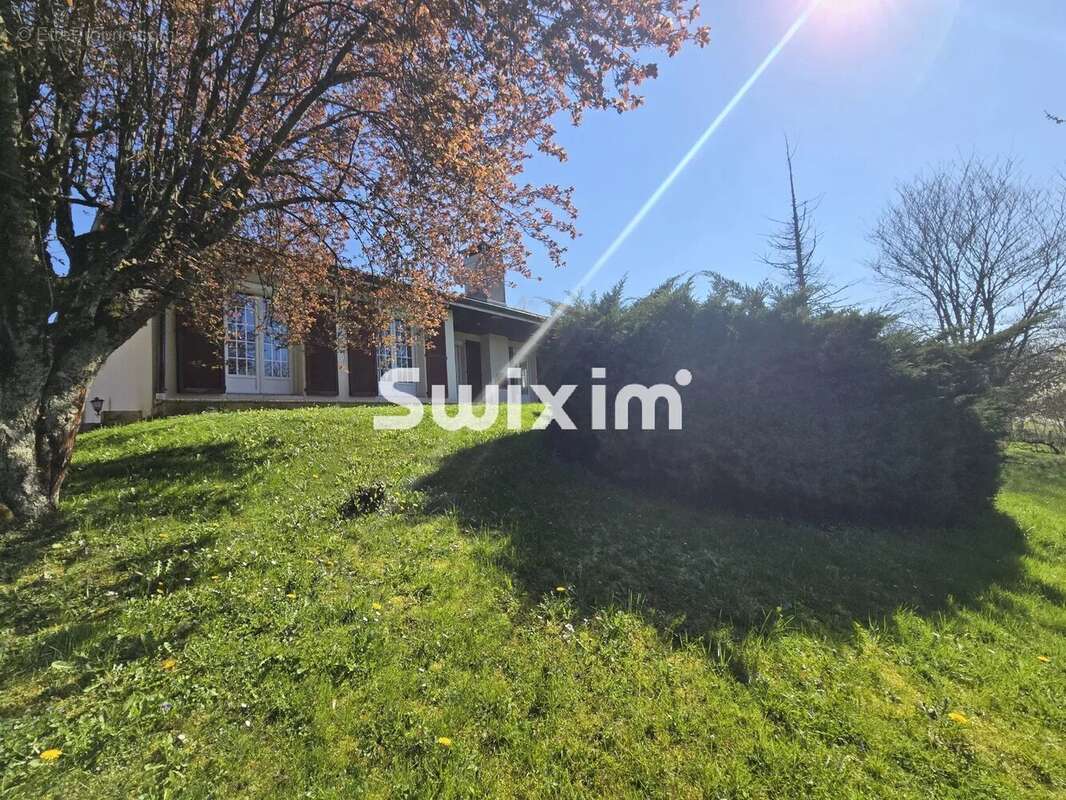 Maison à LONS-LE-SAUNIER