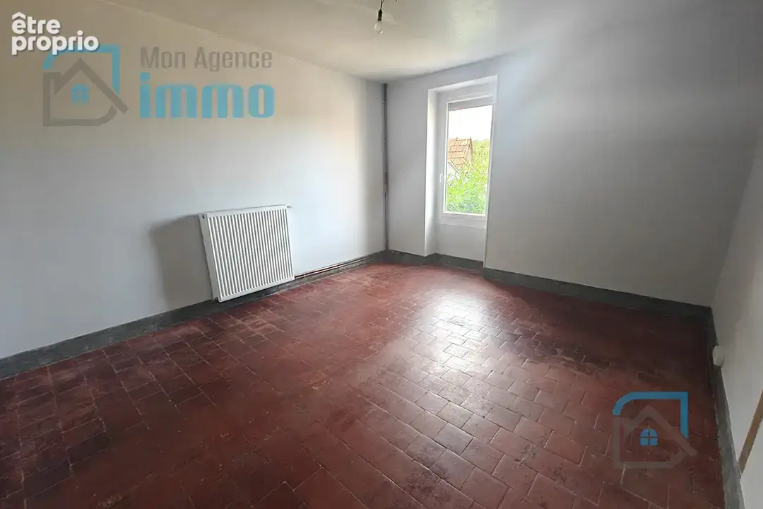Mehun-Sur-Yèvre - Maison en pierres, 5 pièces, 2 chambres, grenier, jardin - photo 5