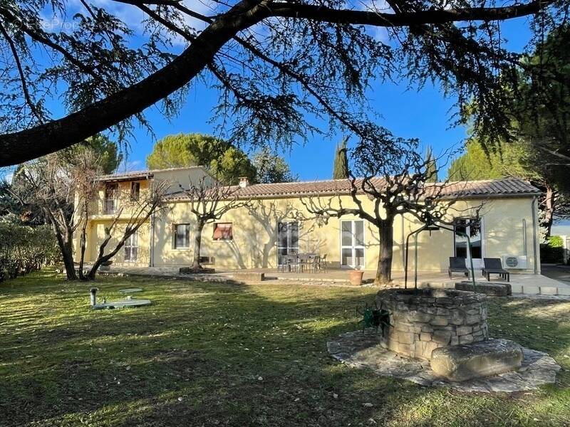 Maison à SAINT-SATURNIN-LES-APT