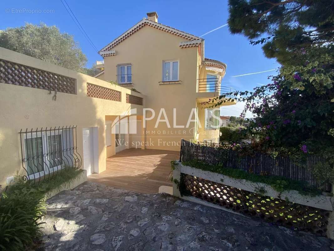 Appartement à VILLEFRANCHE-SUR-MER
