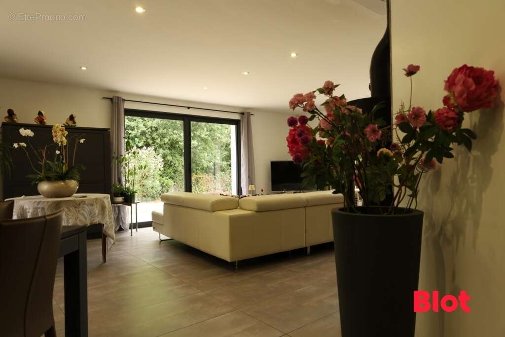 Maison 198 m² à Guidel  - photo 4