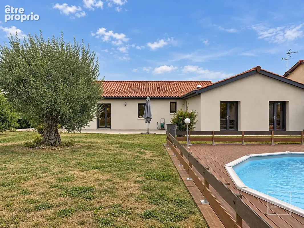 Montanay, maison plain pied 124 m² avec jardin et piscine - photo 1