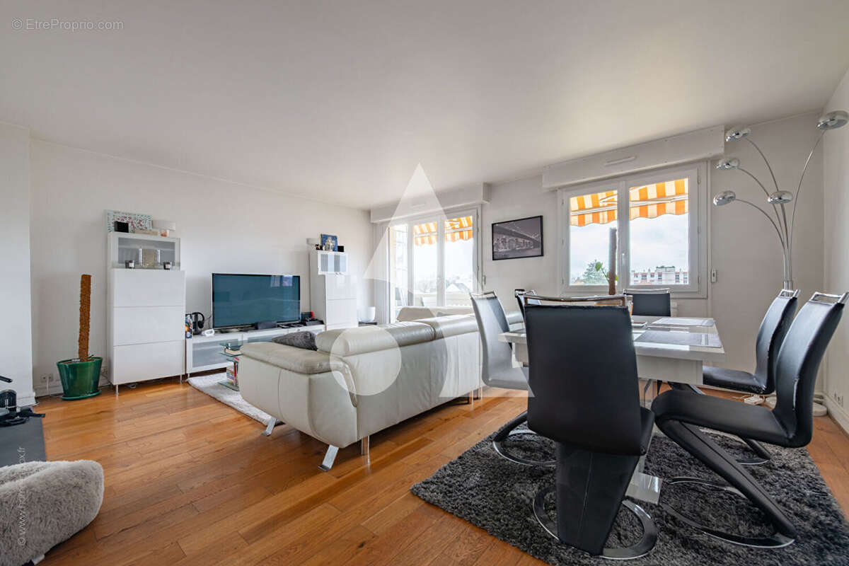 Appartement à SAINT-MAUR-DES-FOSSES