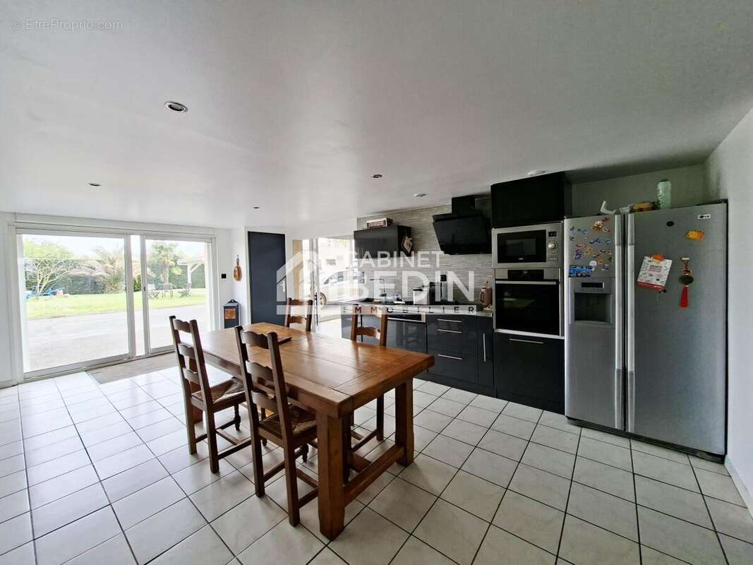 Maison à AMBARES-ET-LAGRAVE