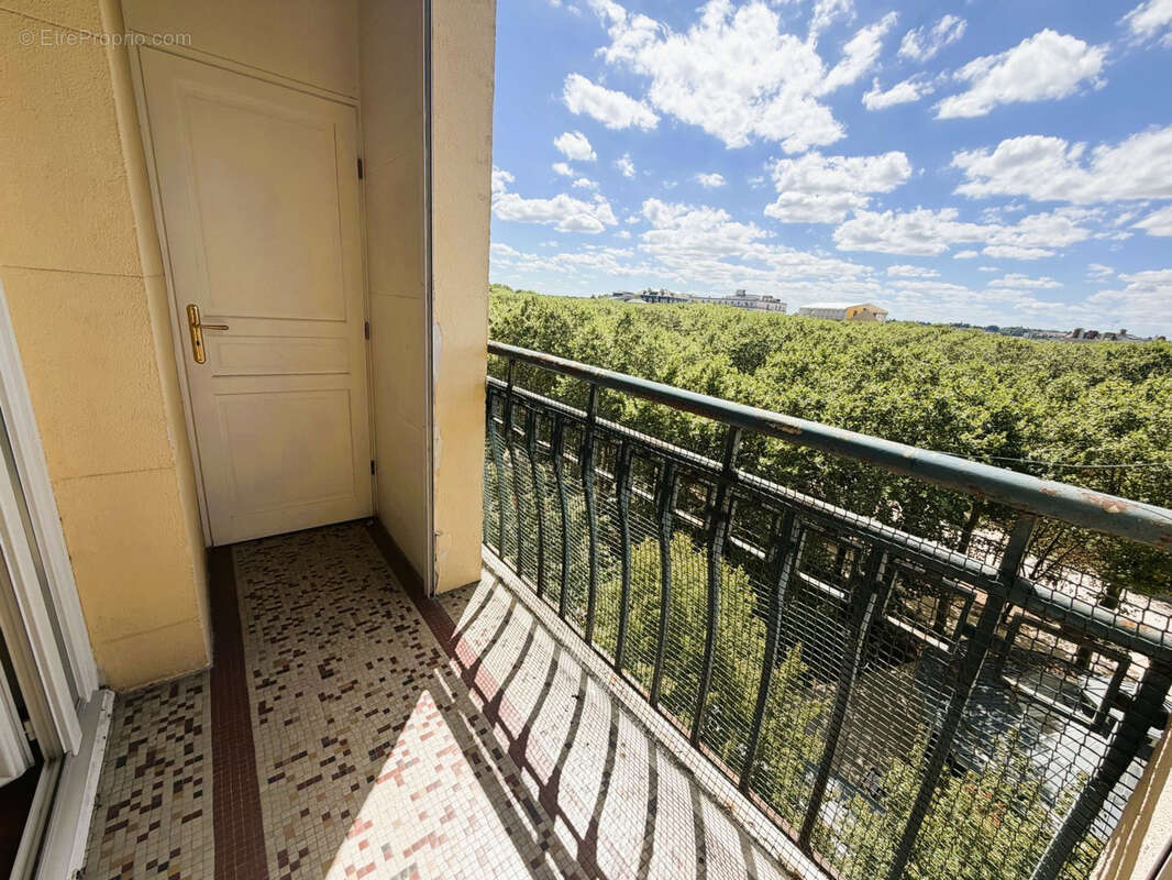 Appartement T3 avec vue exceptionnelle sur les parcs - photo 6