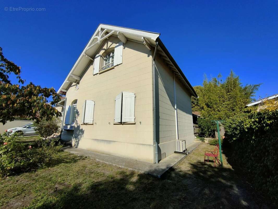 Maison à CADAUJAC