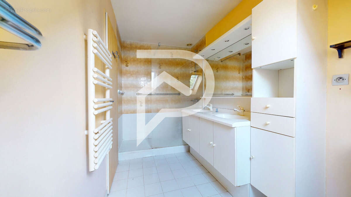 Maison à VERNEUIL-SUR-SEINE