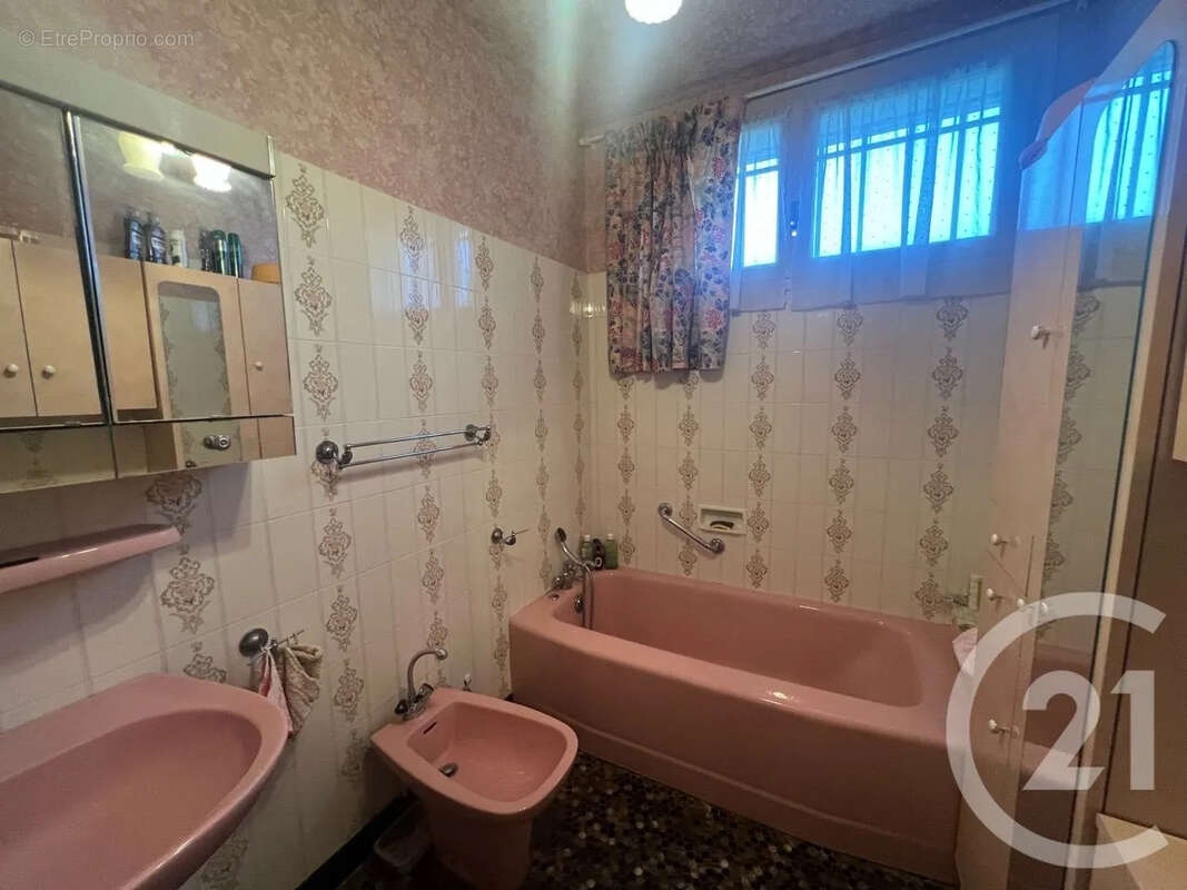 Maison à ARPAJON-SUR-CERE