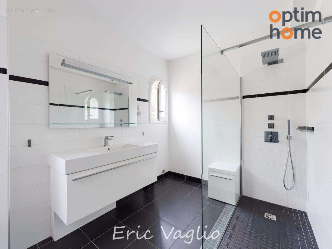 Bouc Bel Air (Aix à 10 mn) - Vente Belle Villa T5 de 269 M2, sur un terrain clos et arboré de 1257 M2 avec piscine, proche IBS,  - photo 20
