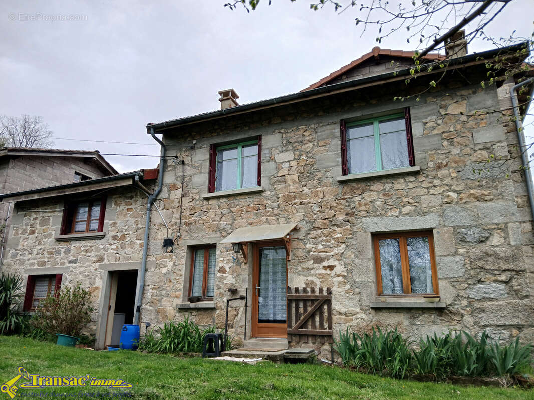 Maison à LE BRUGERON