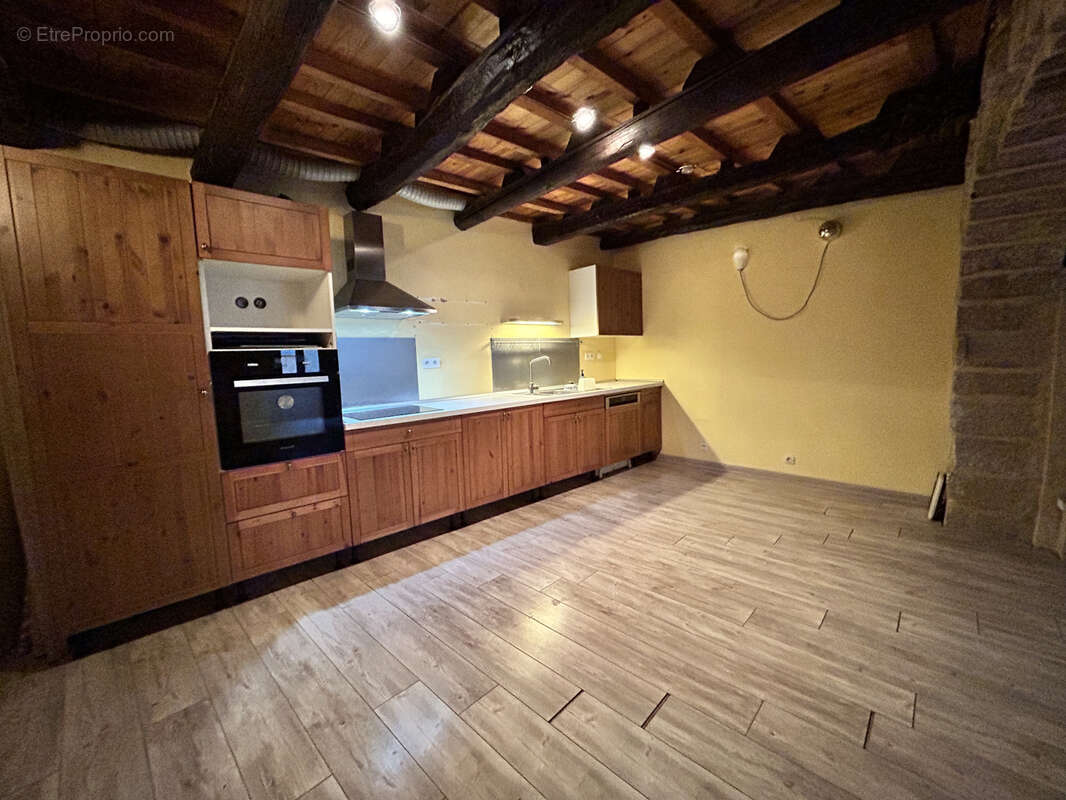Maison à SAINT-QUENTIN-LA-POTERIE