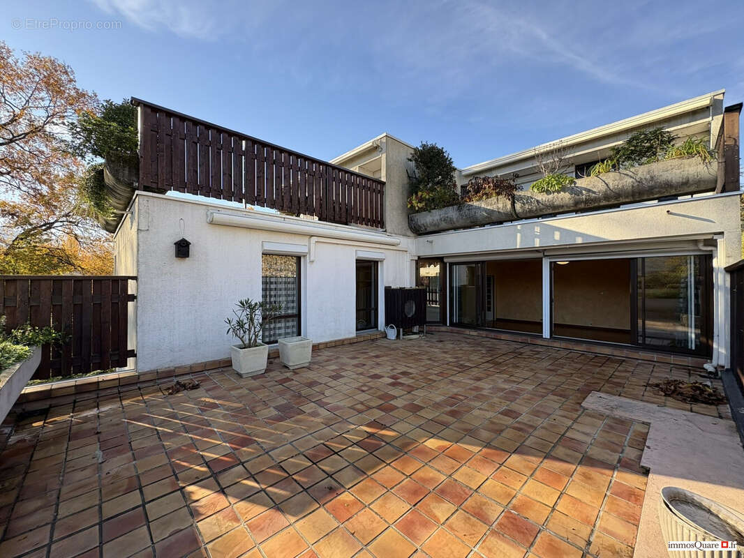 Appartement à MEYLAN