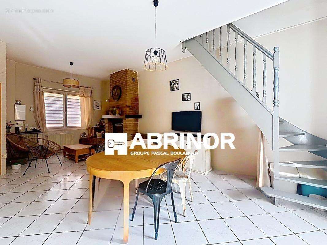 Maison 1930 de 91.5 m² habitables - 3 chambres et terrasse. - Métro à 12 minutes - photo 3